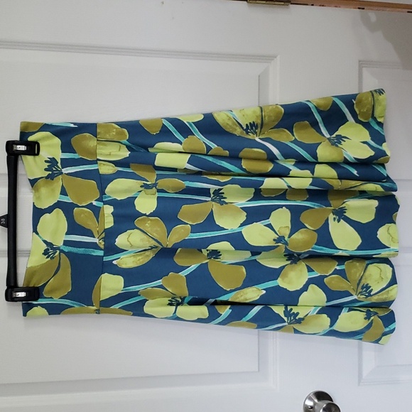 Mansted ** like new Beautiful floral skirt - Picture 1 of 7